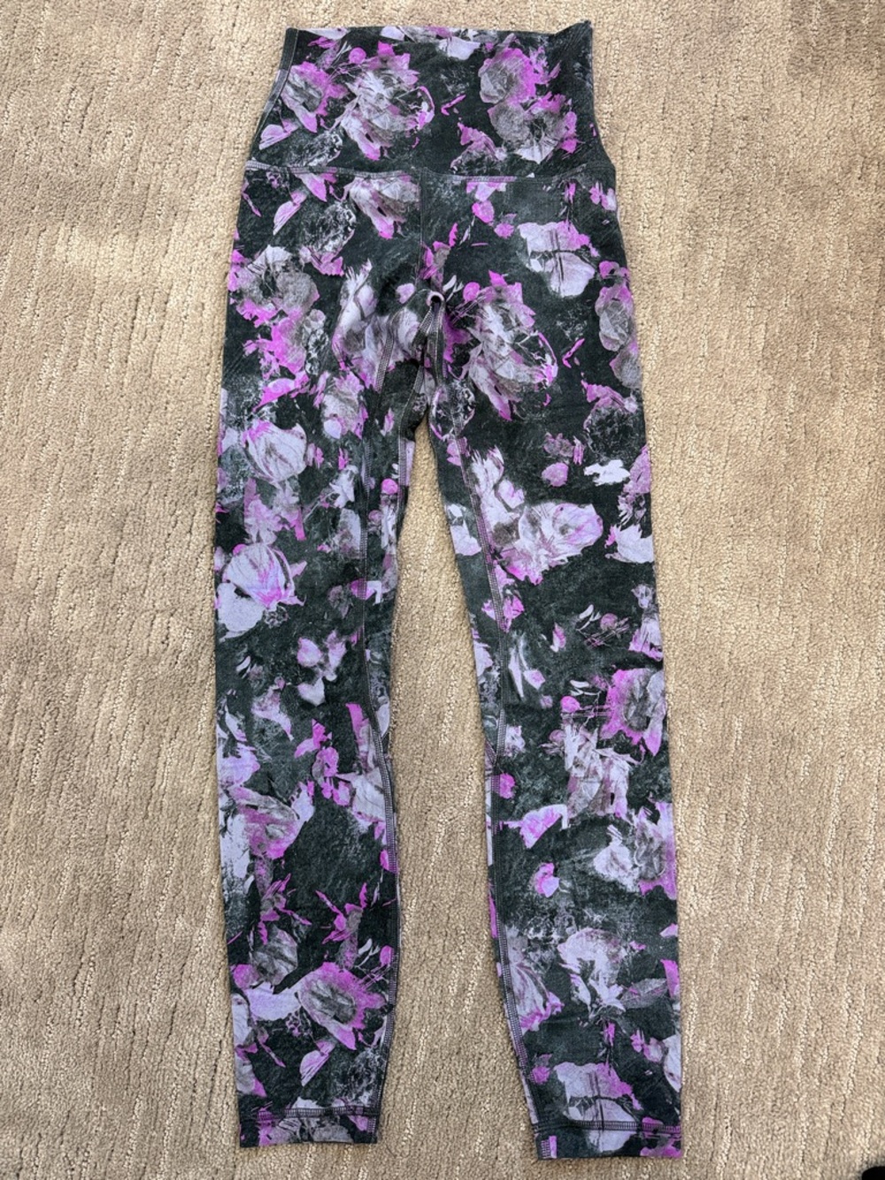 Lululemon High-Waist Floral Print Leggings - Black & Purple
